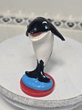 Vintage 1987 SeaWorld Shamu Orca Stamper [ Read Details ]